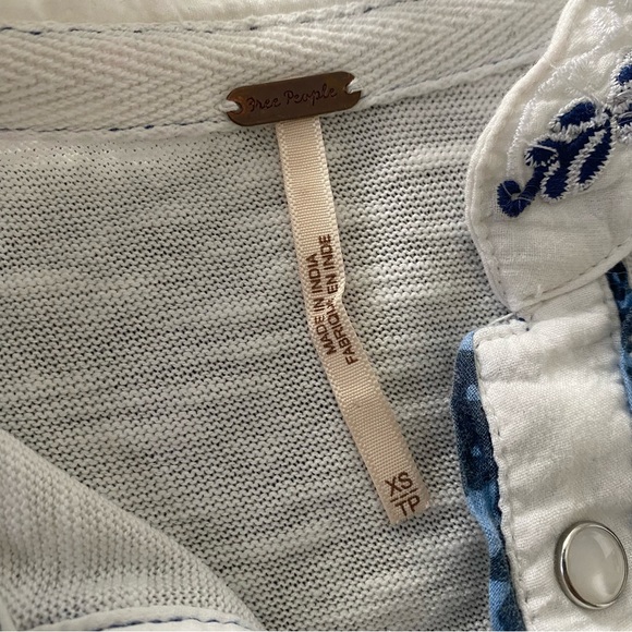FREE PEOPLE White and Blue Sundance Kid Henley Top XSmall - Picture 15 of 15